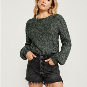 Cable knit crew neck sweater - bubble sleeves